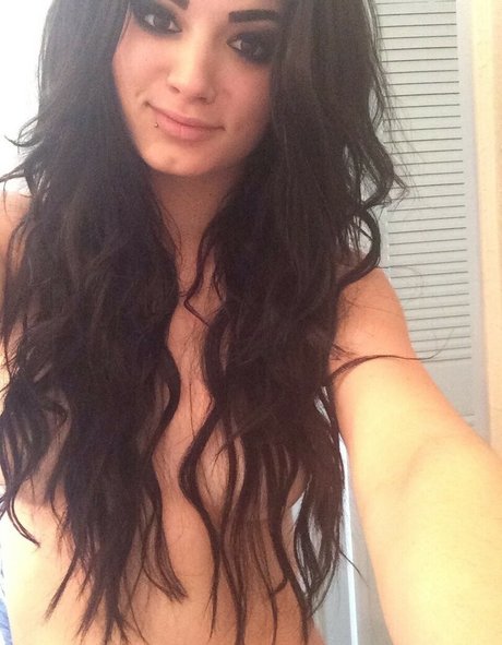 Saraya Bevis top profile image