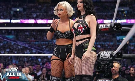 Saraya Bevis model nice image