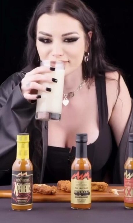 Saraya Bevis nice model img