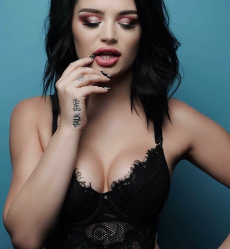 Saraya Bevis best star image