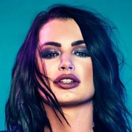 Saraya Bevis perfect actress pics