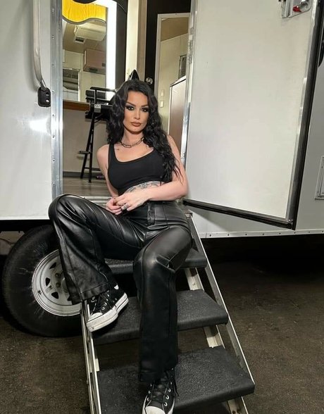 Saraya Bevis pornstar pictures