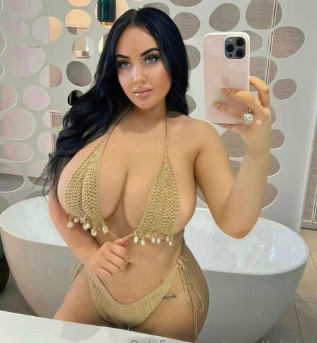 brunettebabiii beautiful pornstar galleries