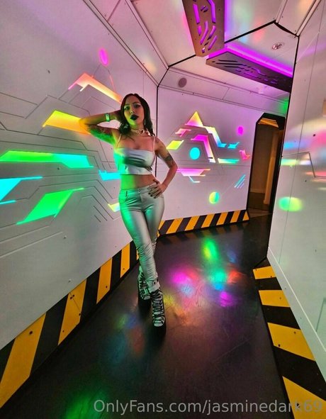 skinny brunette onlyfans naked picture