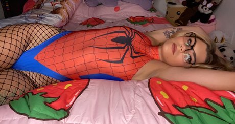 Pandahugz top profile image