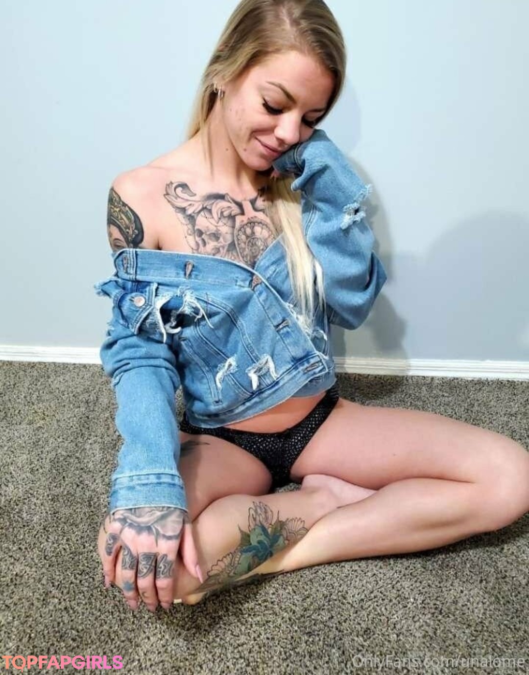 unalome model naked img