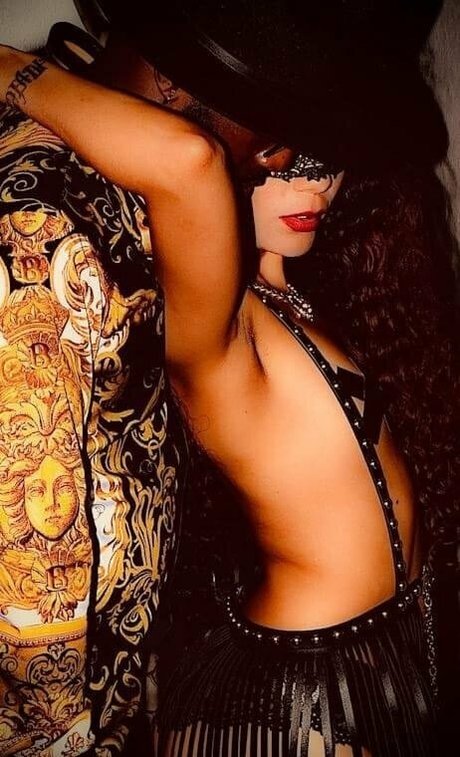 nakedintelligenceraw model adult photo