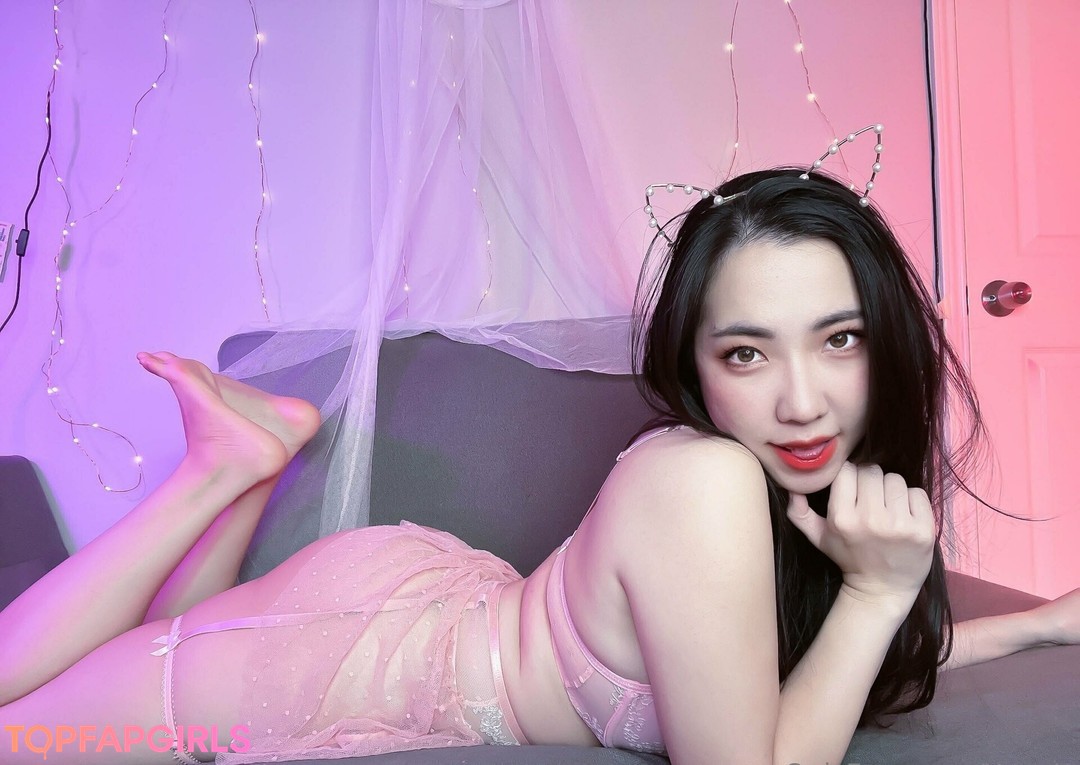 yooniefree hot model pic