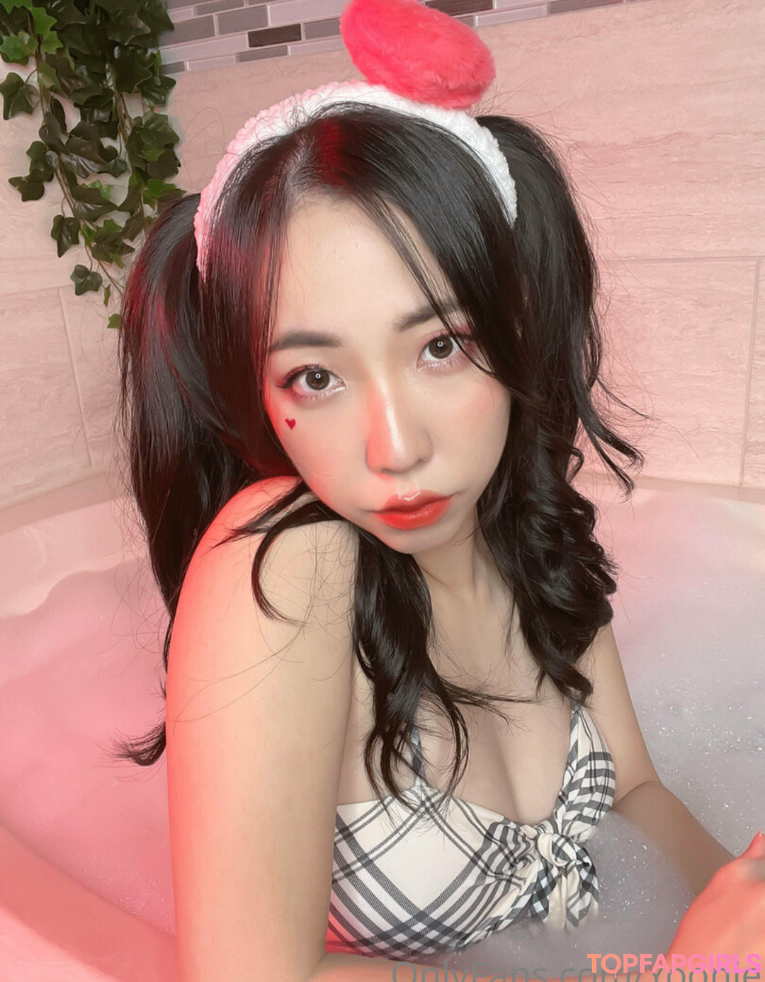 yooniefree porn actress gallery