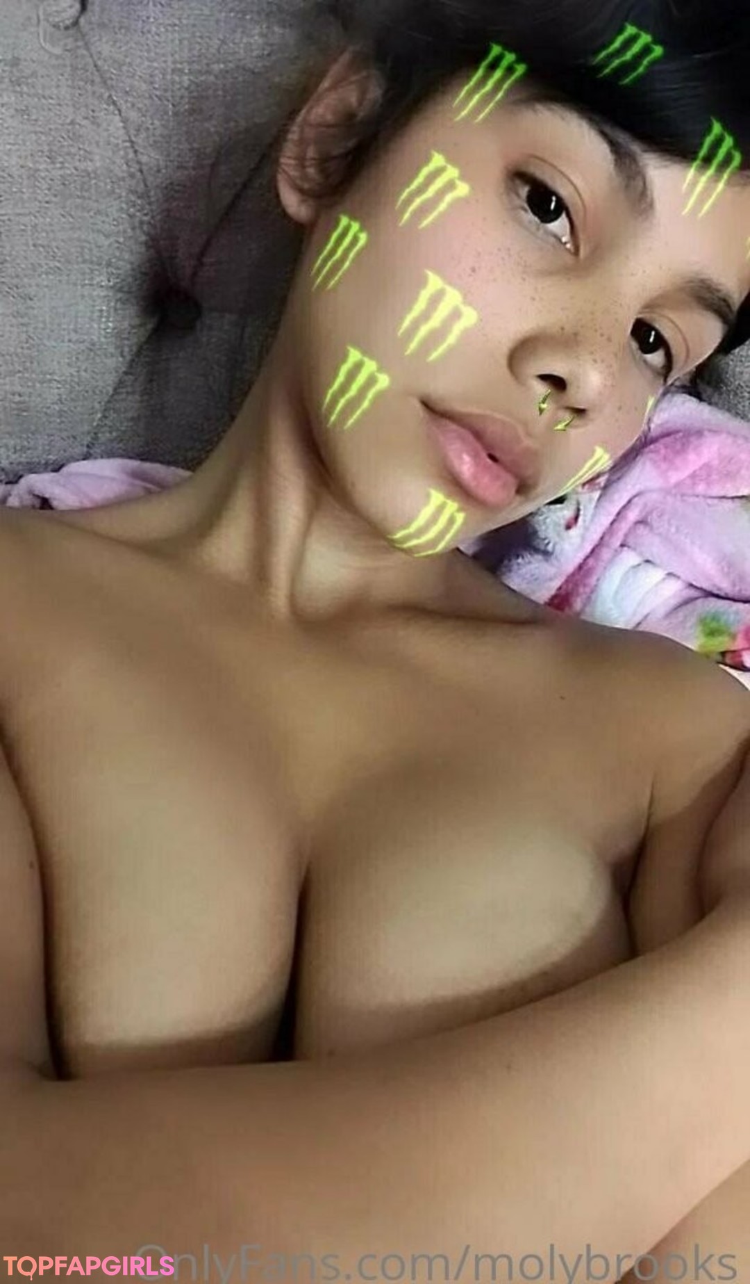 molybrooks pretty actress pictures