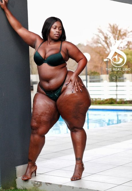 South African Thick sex star photo