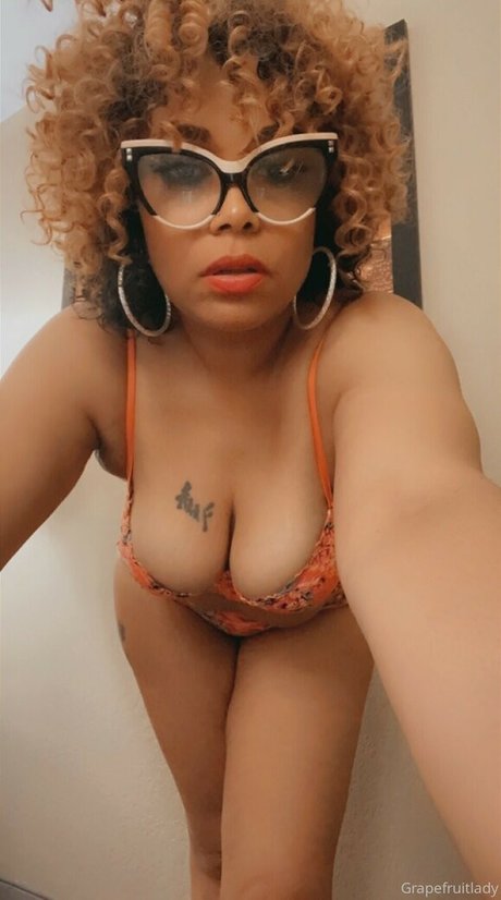 Grapefruitlady top profile image