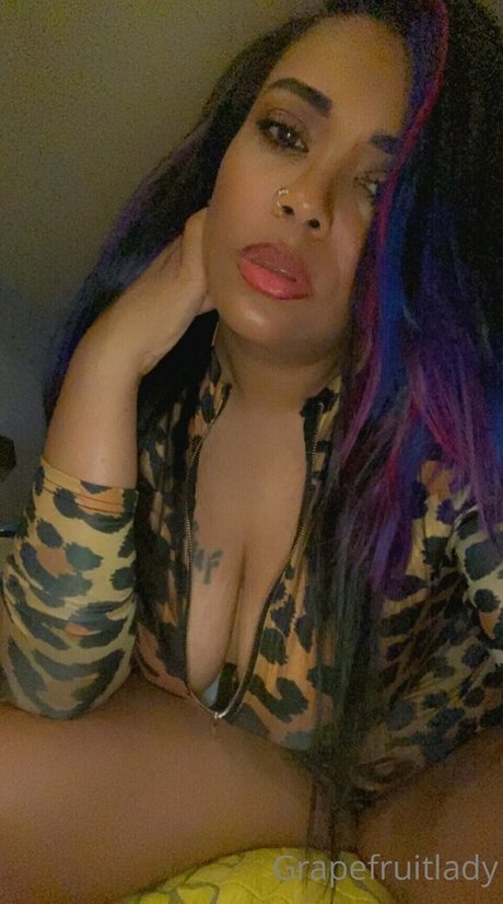 Grapefruitlady star sexy photo
