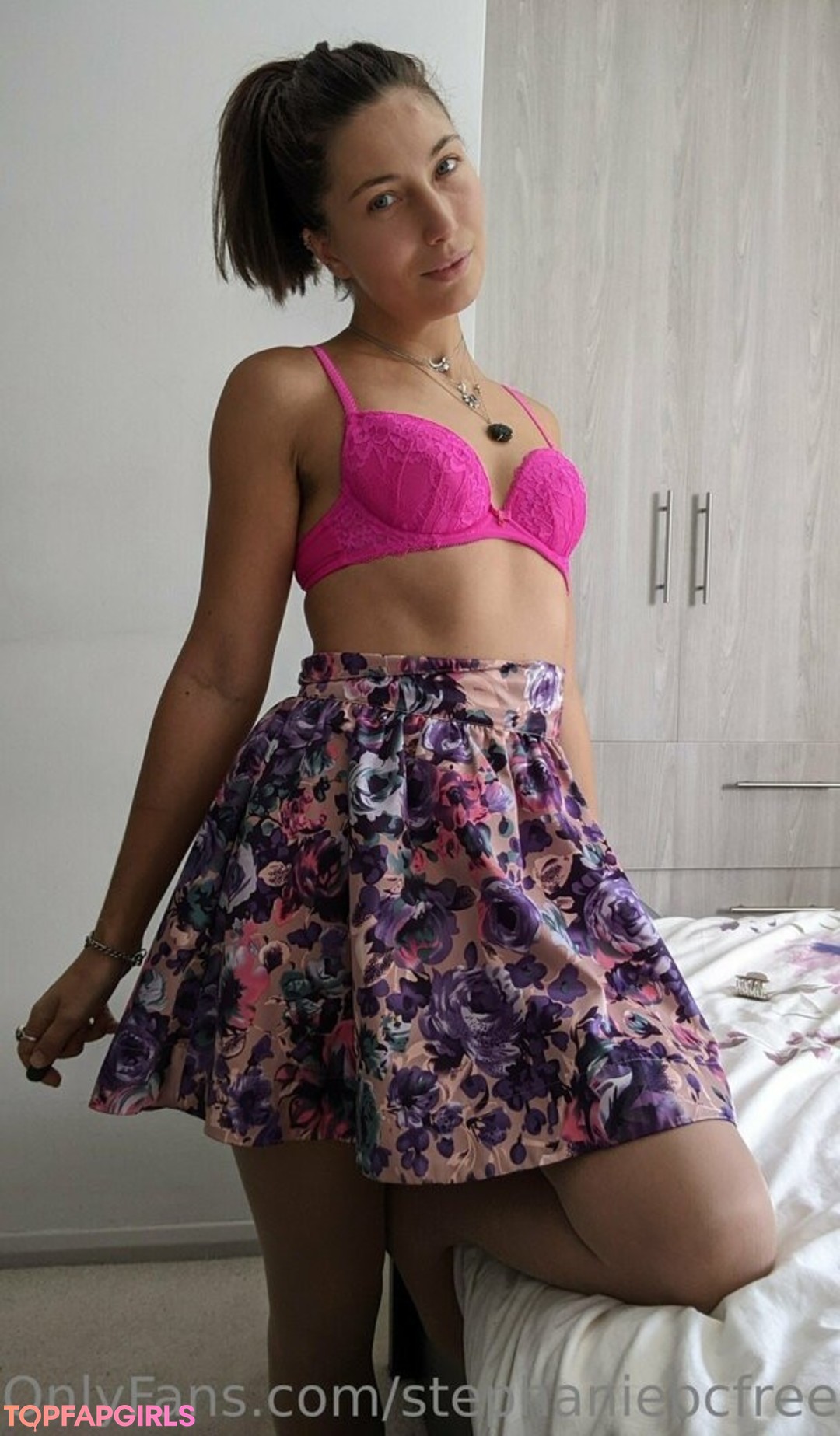 stephaniebcfree nude actress pic