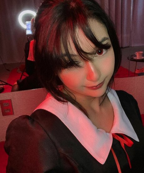 Nathye nude star image