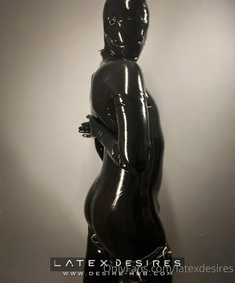 latexdesires model exclusive pic