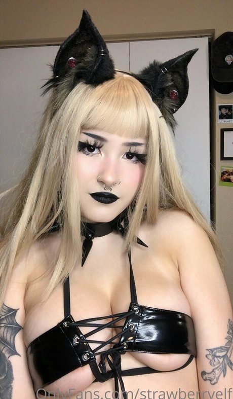 strawberryelf xxx pornstar archive