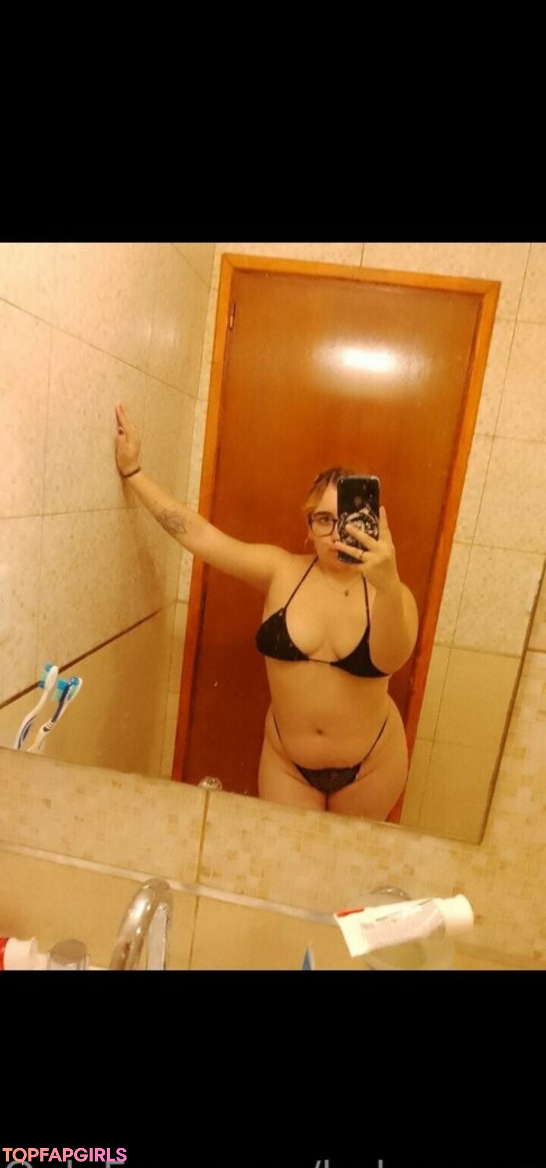 babysosox hot actress photo