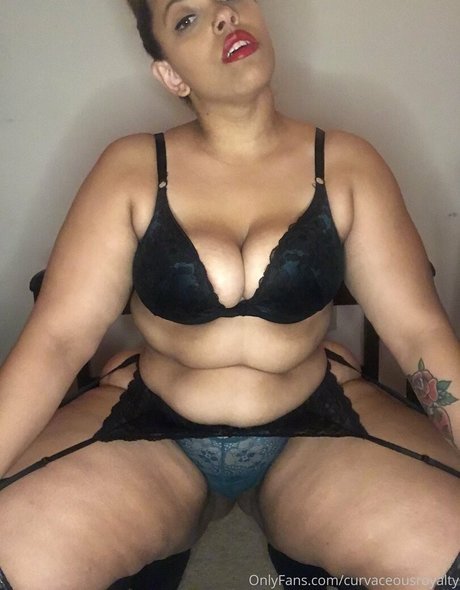 curvaceousroyalty free model pics