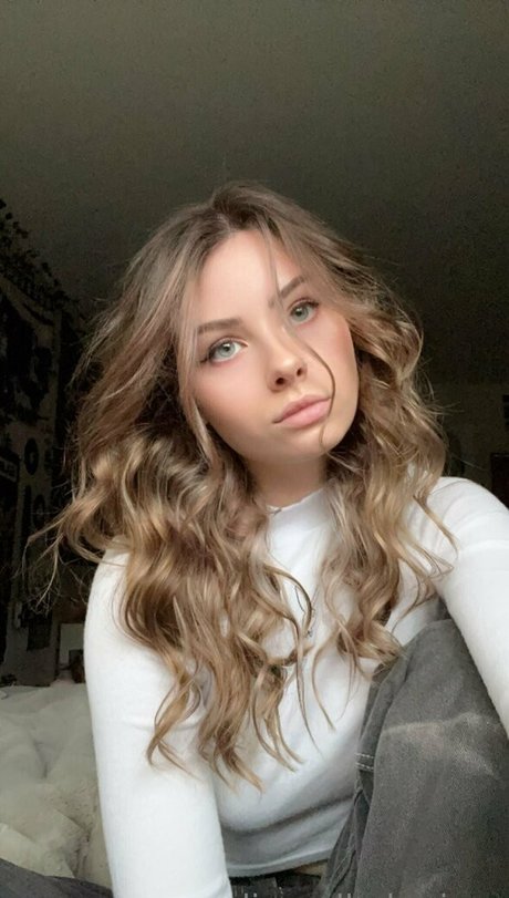 alignedbykarissa pornstar perfect pictures