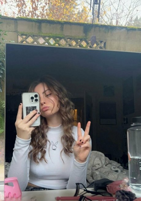 alignedbykarissa pretty pornstar pictures