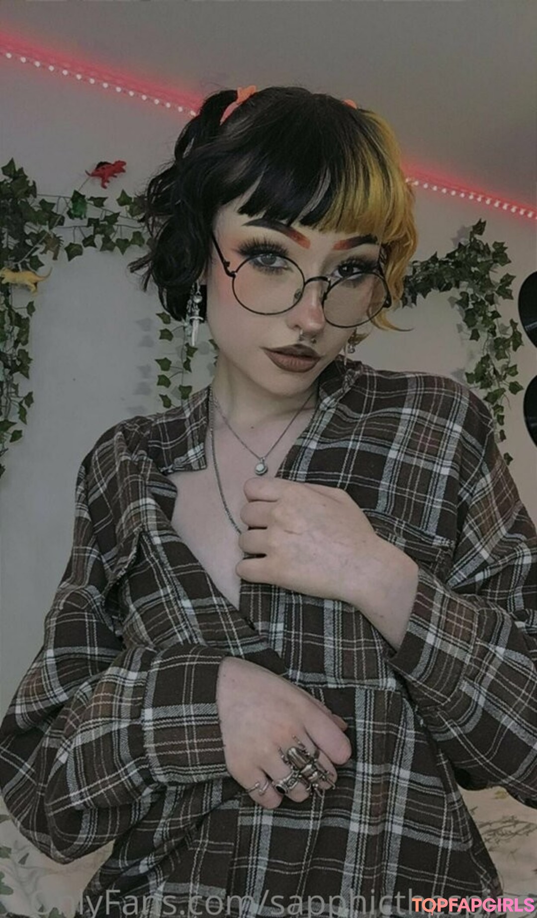 cryptidcaitlin model xxx pictures