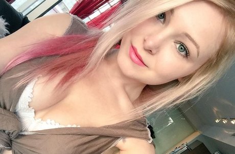 Nyxii hot model pics