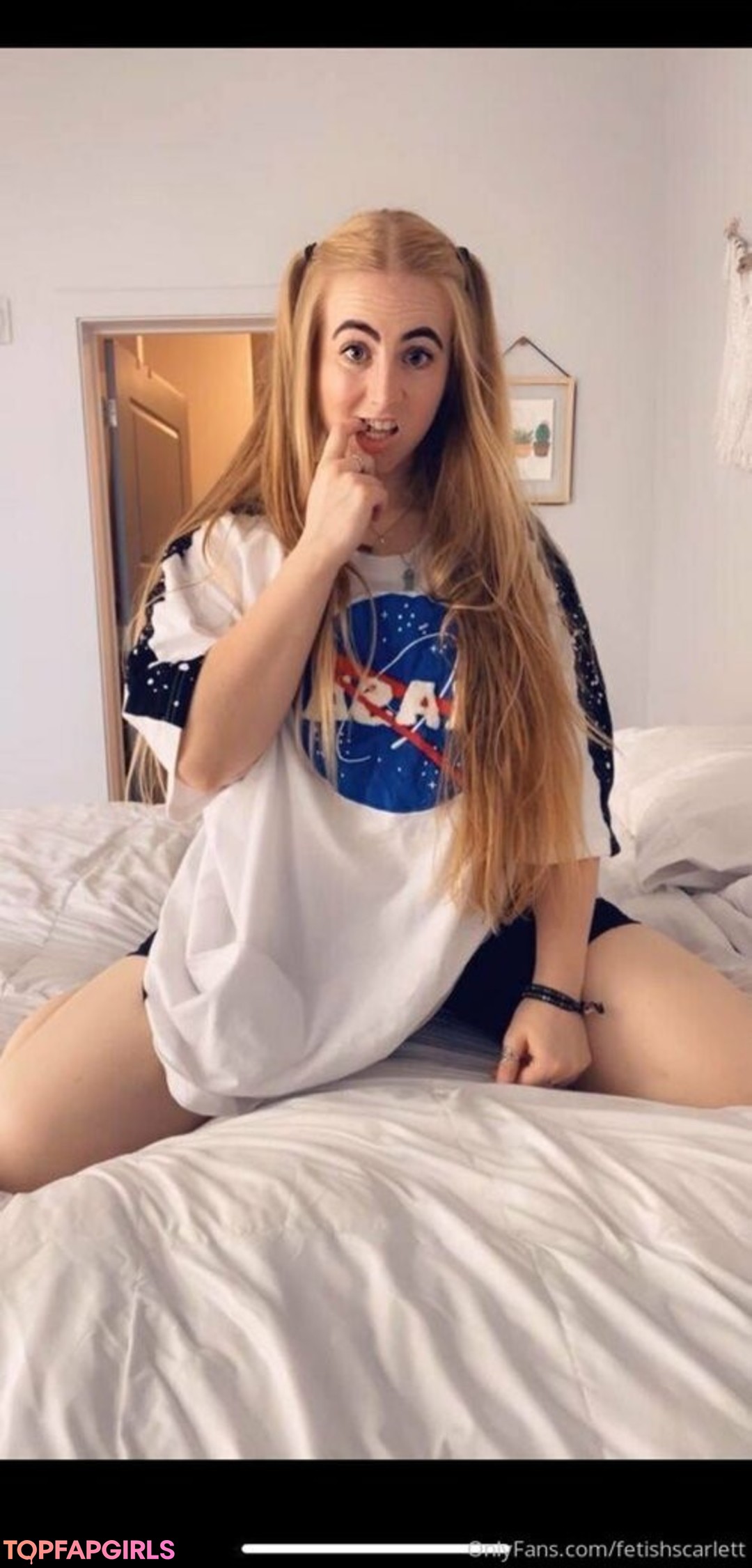fetishscarlett nude star img