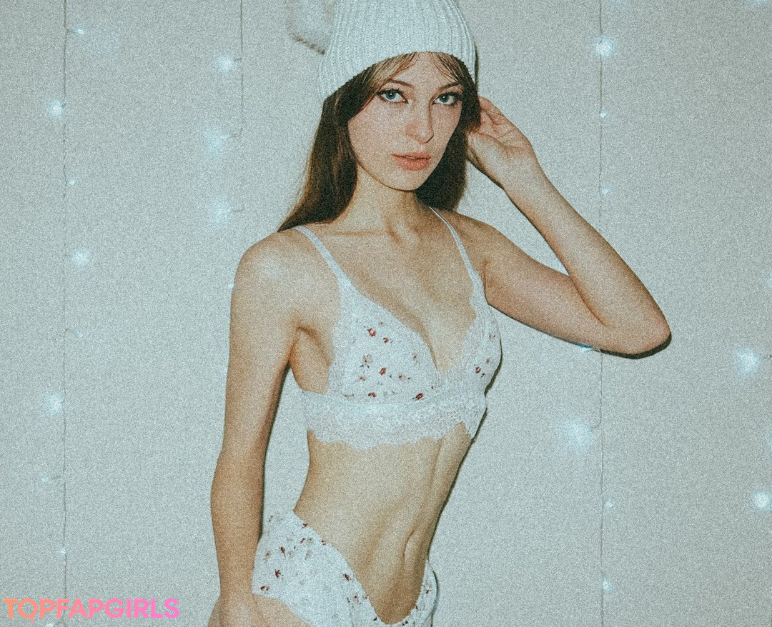 curvy muscle onlyfans hot nude pics