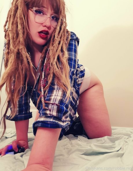 robbie riot adult actress img