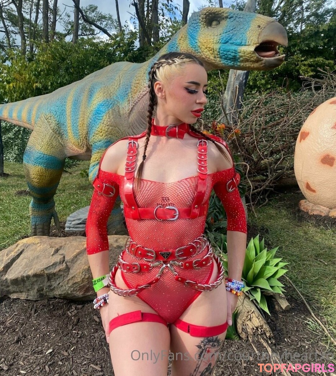 courtneyheartxo beautiful model photo