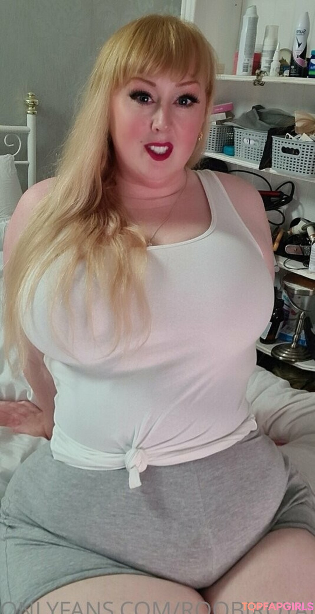 curvyroobi pornstar sex photo