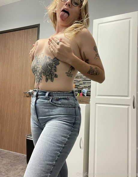 lesbian strapon onlyfans pornos photo