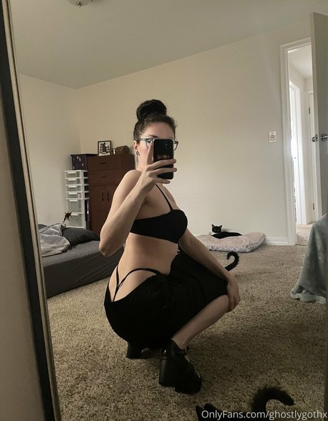 ghostlygothx star adult img