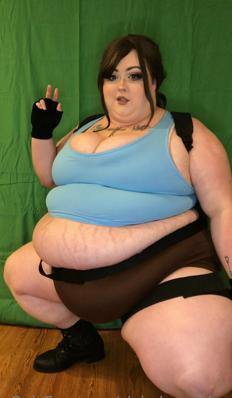 claireberrybbw pretty model pic