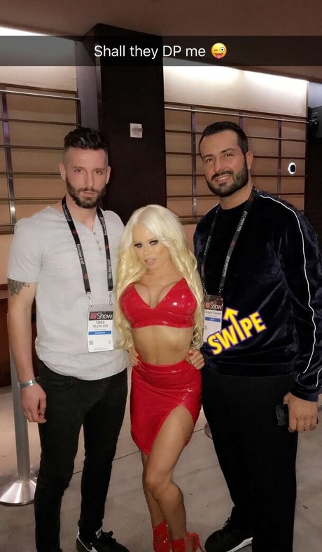 nikkidelano sex star photos