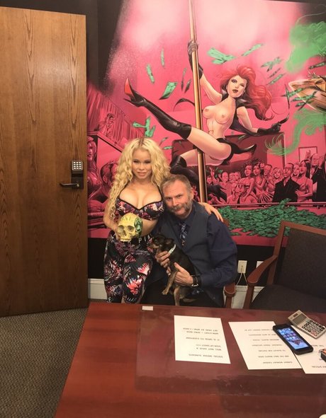 nikkidelano star adult images