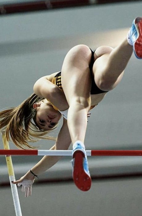 Clara Fernandez star top photo