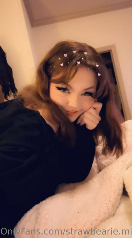 strawbearie milk hot model image