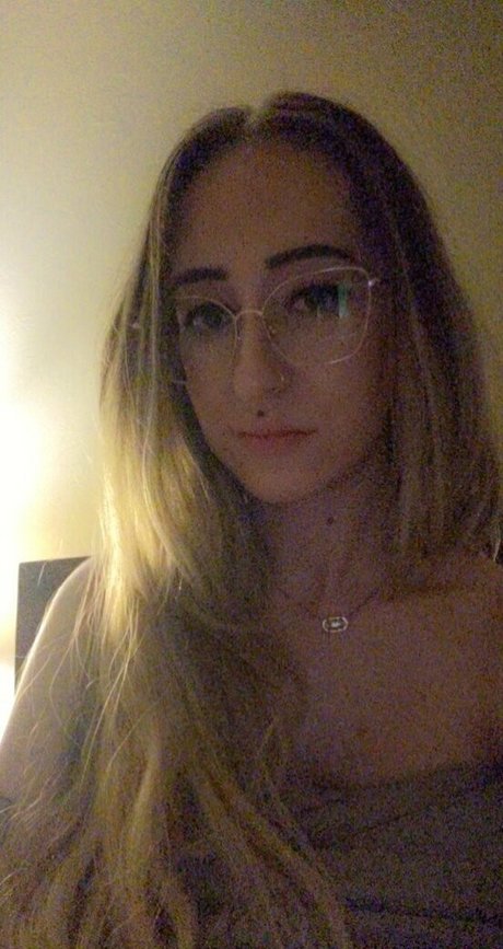 blamevalerie star nudes picture