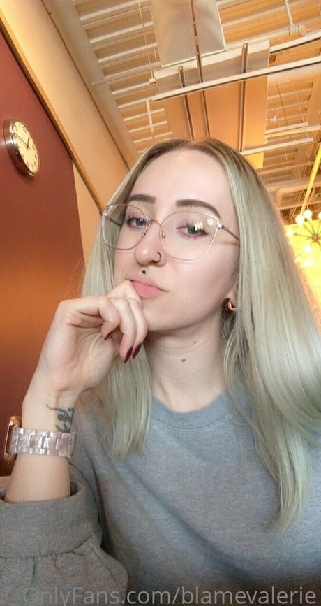 blamevalerie model erotic archive
