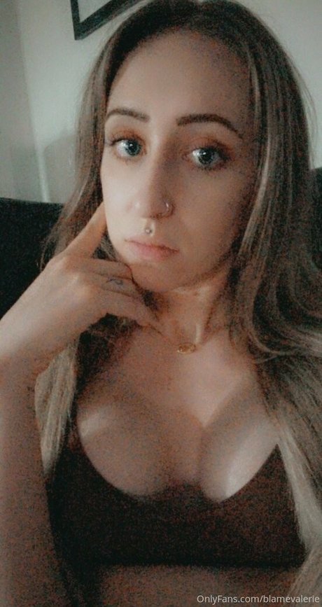 blamevalerie star beautiful pictures
