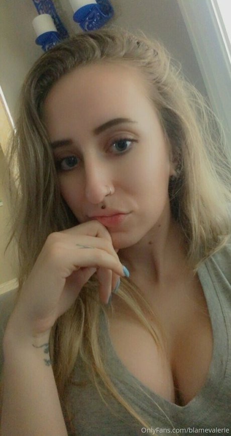blamevalerie star top photos