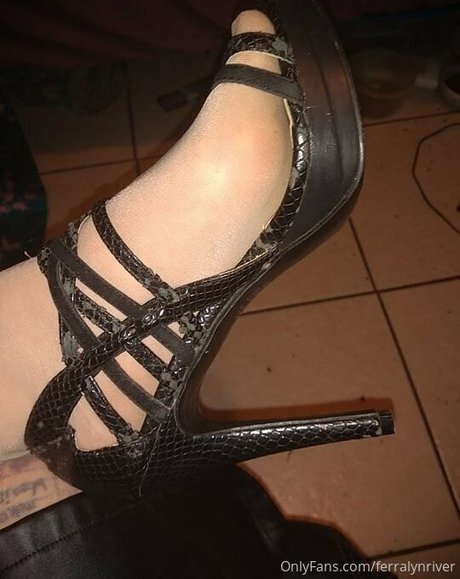 ferralynriver naked pornstar photo