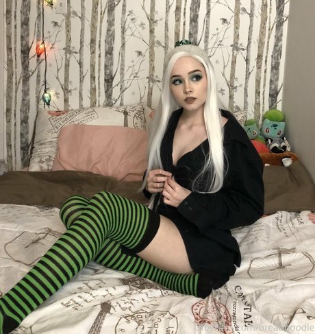 Breadboodle model sexy archive