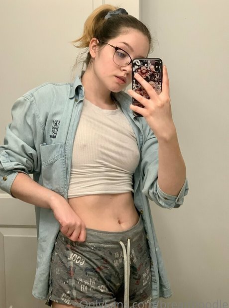 Breadboodle naked model gallery