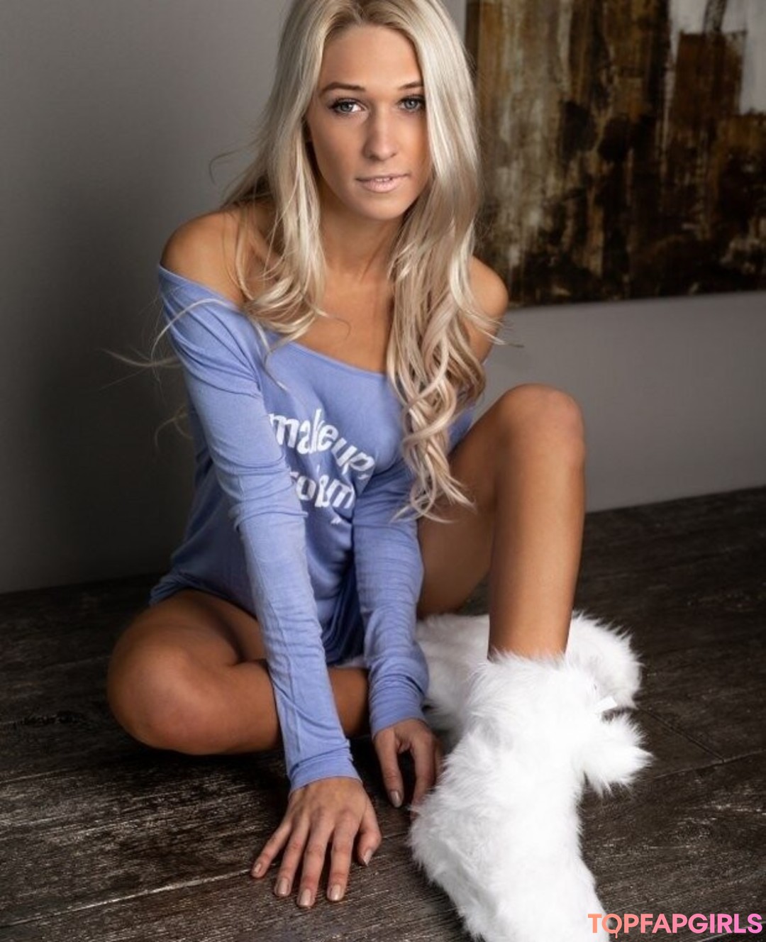 Kalee Kowalski model art gallery