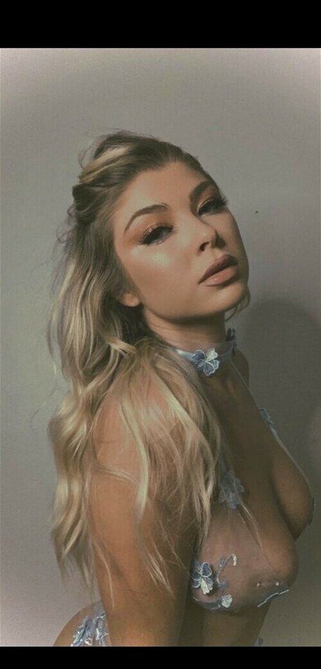 Acarathesun sexy star pics