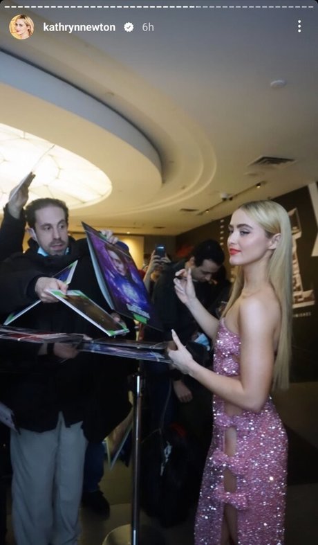 Kathryn Newton model pretty photos