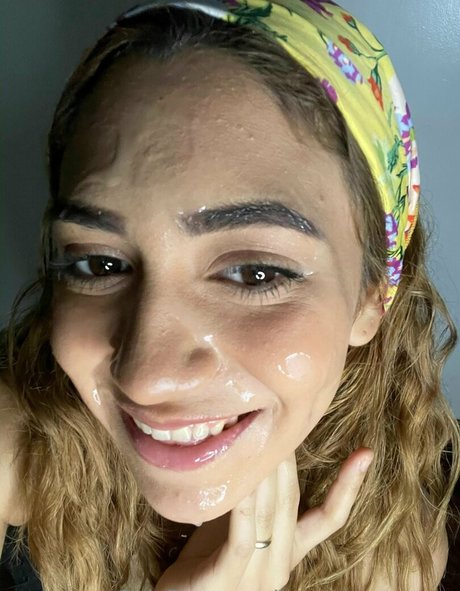 artemiscarmona exclusive model picture